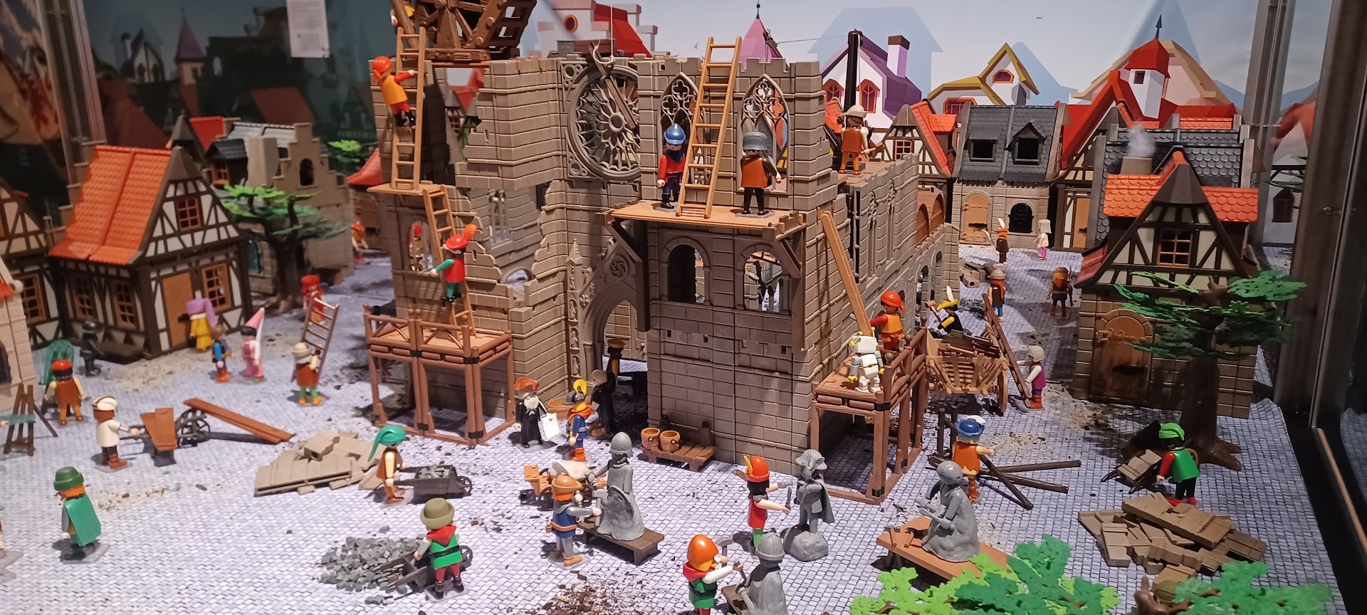 Exposition playmobil monasteredebrou2024 cathedrale